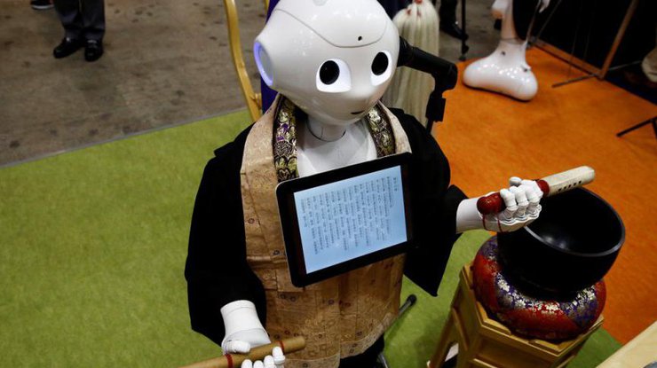 В Японии создали робота-священника