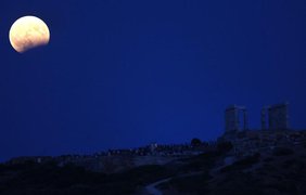 Лунное затмение в Греции