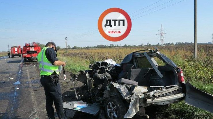 Жуткое ДТП под Киевом: водителю оторвало голову 