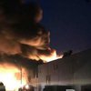 В Белой Церкви горит завод: клубы токсичного дыма идут на город (фото, видео)