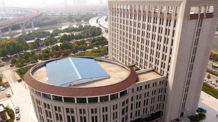 В Китае высмеяли здание университета в форме унитаза