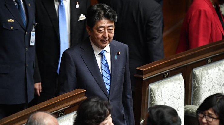 Премьер-министр Японии распустил парламент 