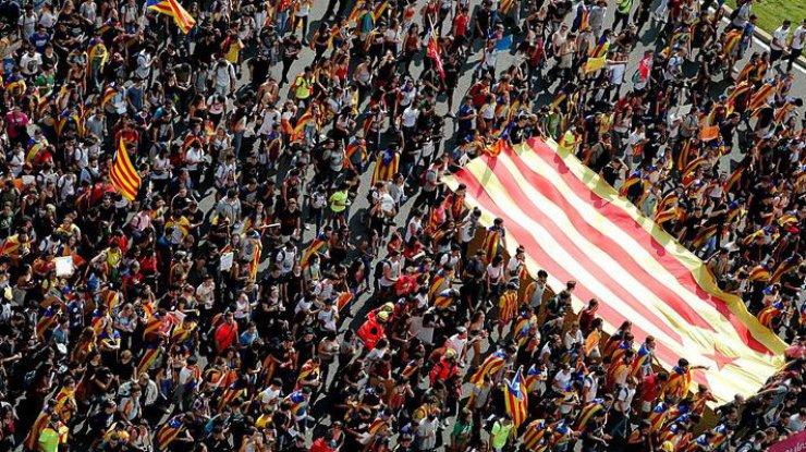 Референдум в Каталонии: полиция опечатала склад с избирательными урнами