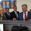 "Я паспорт потерял": Порошенко в Харькове зашел в новый центр админуслуг