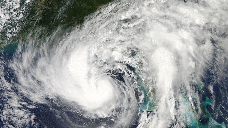 Над Атлантическим океаном сформировался шторм "Хосе"