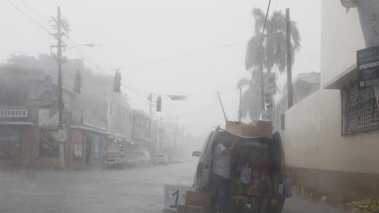 Ураган "Ирма": на Карибских островах погибли два человека