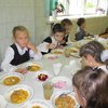 В Ривненской области 14 первоклассников отравились школьной едой