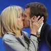 Президент Франции написал эротический роман - СМИ