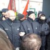Протестующие закрыли министра юстиции в тюрьме (видео)