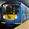 "Вагон метро, как решето": в Киеве пассажиров залило грязью (фото)
