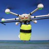 В Австралии дрон впервые спас тонущих людей (видео)