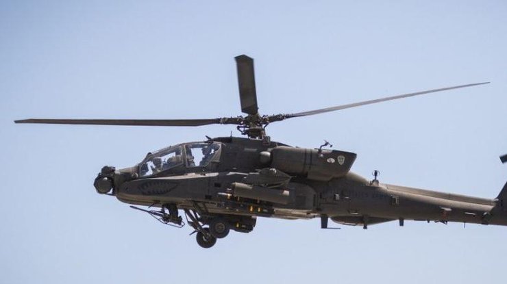 Военный вертолет AH-64 Apache