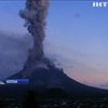 На Філіппінах силоміць евакуюють людей від виверження вулкану