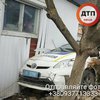 Патрульный Prius "залетел" во двор частного дома (фото) 