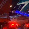 В аэропорту Канады пассажирские самолеты загорелись после столкновения