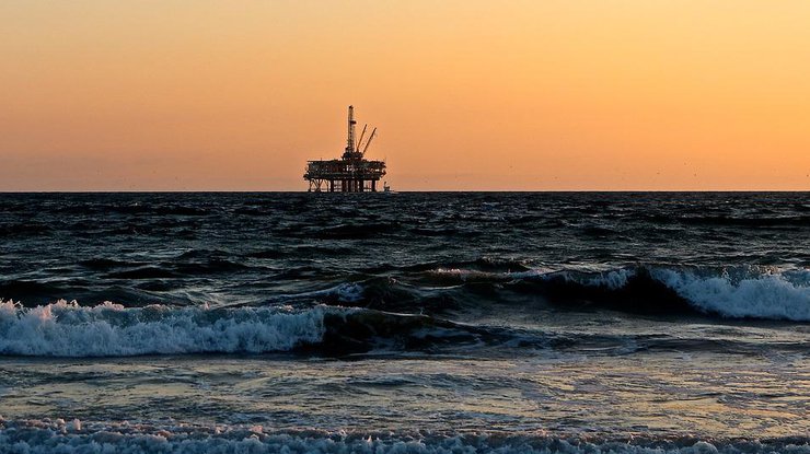 Нефть дорожает из-за опасения дефицита топлива на мировом рынке Илл.: pixabay.com