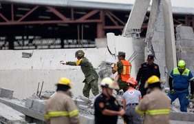 Обрушение здания в Мексике 