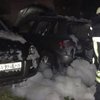 В Киеве горит два автомобиля (фото, видео) 