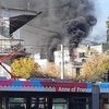 Пожар видит полгорода: в центре Киева горит здание (видео)