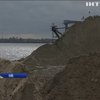 Незаконний видобуток піску у Києві: хто "кришує" нелегальний бізнес?