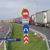 На кордоні з Польщею застрягли десятки авто