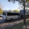 В Николаеве маршрутка с пассажирами "влетела" в грузовик