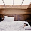 Опасно для здоровья: в какой позе категорически нельзя спать
