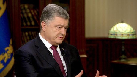 Украина находится под угрозой полномасштабной войны - Порошенко 