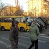 В Киеве маршрутка столкнулась с внедорожником, есть пострадавшие (фото)