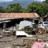 Индонезию всколыхнуло мощное землетрясение и извержение вулкана (фото, видео)