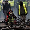 Протесты в Париже: во время столкновений погибли люди