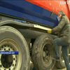 Водії Миколаївщини власним коштом ремонтують державну трасу