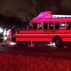 В США школьный автобус столкнулся с грузовиком, есть погибшие