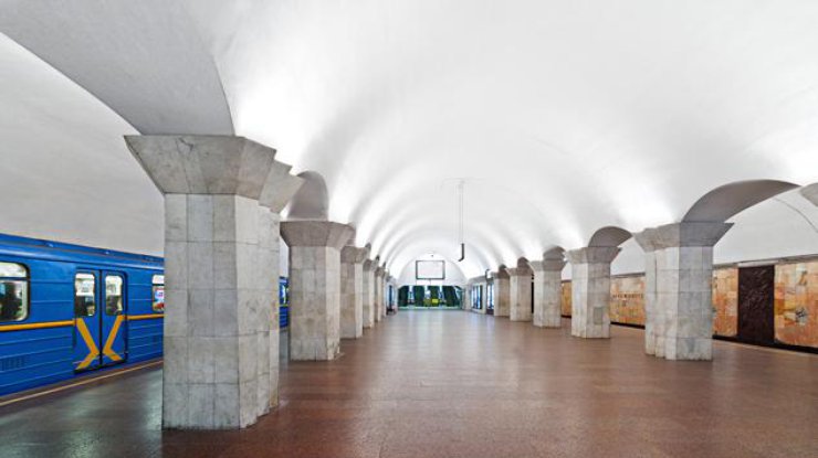 Станция метро "Майдан Независимости"