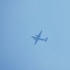 В России у пассажирского самолета Ан-24 в полете отказал двигатель (видео)