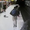 Студент героически спас малыша от гибели в метро (видео)