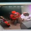 Грабитель приставил дуло пистолета к голове 3-летнего ребенка (видео)