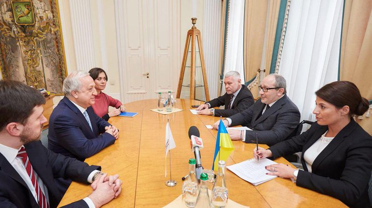 Геннадий Кернес встретился с главой ЕБРР в Украине Шевки Аджунером