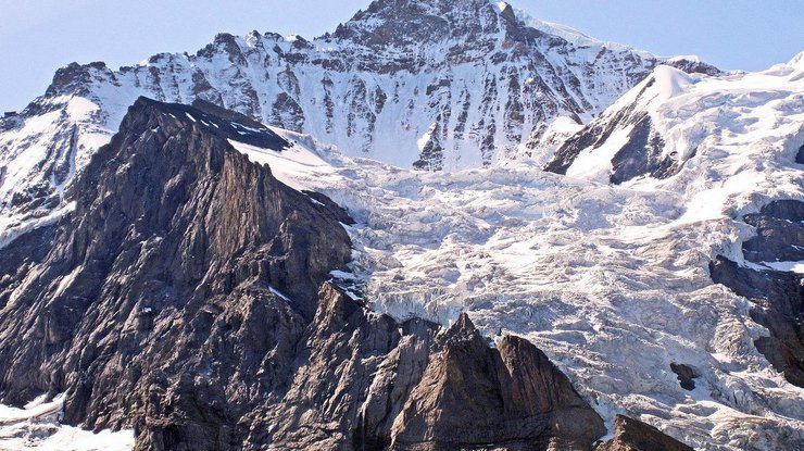 В Альпах лавина убила туристов 