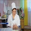 Незвичайна лікарка з Хмільника протягом 30 років втілює материнські мрії українок