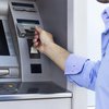 Массово ворует деньги с карт: на банкоматах нашли хитрое устройство