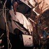 Школьный автобус рухнул в ущелье, есть погибшие (видео)