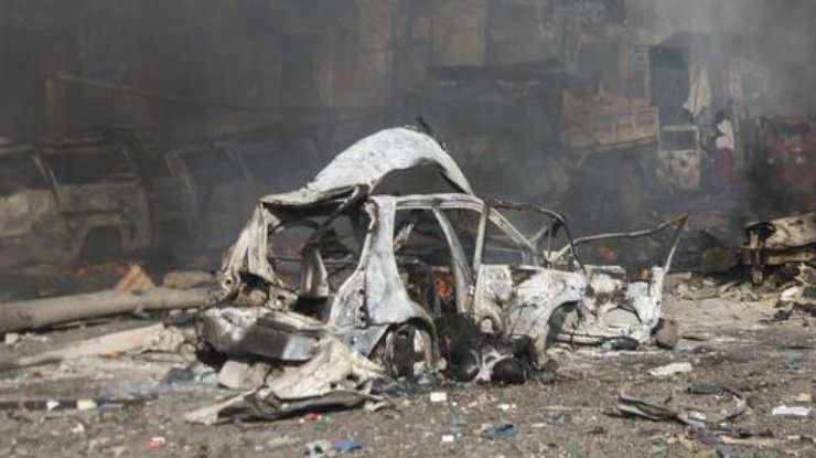В Сомали террористы взорвали военную базу и грузовик с пострадавшими