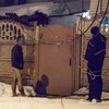 Житель Днепра избил молотком жену с любовниками и выкинул без трусов на улицу (видео)