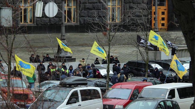 Активисты требуют уволить председателя Укртрансбезопасности