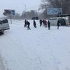На Бориспольской трассе перевернулся микроавтобус с людьми (фото)