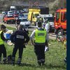 Во Франции самолет упал на автостраду: есть жертвы (фото, видео)