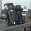 ДТП в Киеве: на "Нивках" перевернулся военный броневик 