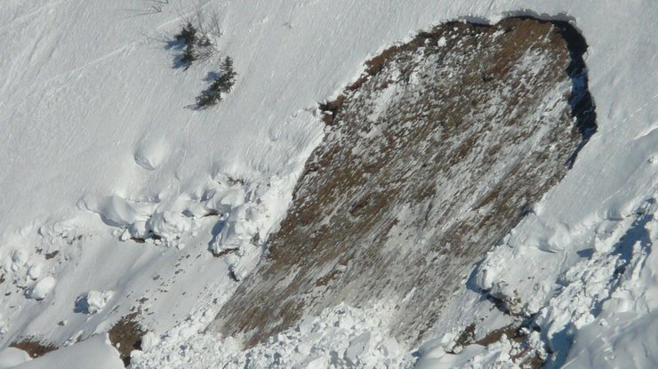 В Швейцарии из-за лавины погибли пять туристов 