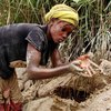 Рабский труд: в Конго нелегально добывают золото (фото)